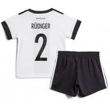 Tyskland Antonio Rudiger #2 Hemmaställ Barn VM 2022 Korta ärmar (+ Korta byxor)